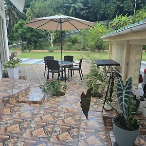 Guest house Loversnest Self Catering, Anse aux Pins